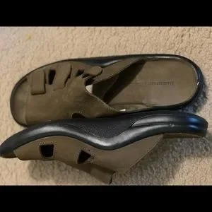 Hammacher Schlemmer | Shoes | Hammacher Schlemmer Slides  display picture 1